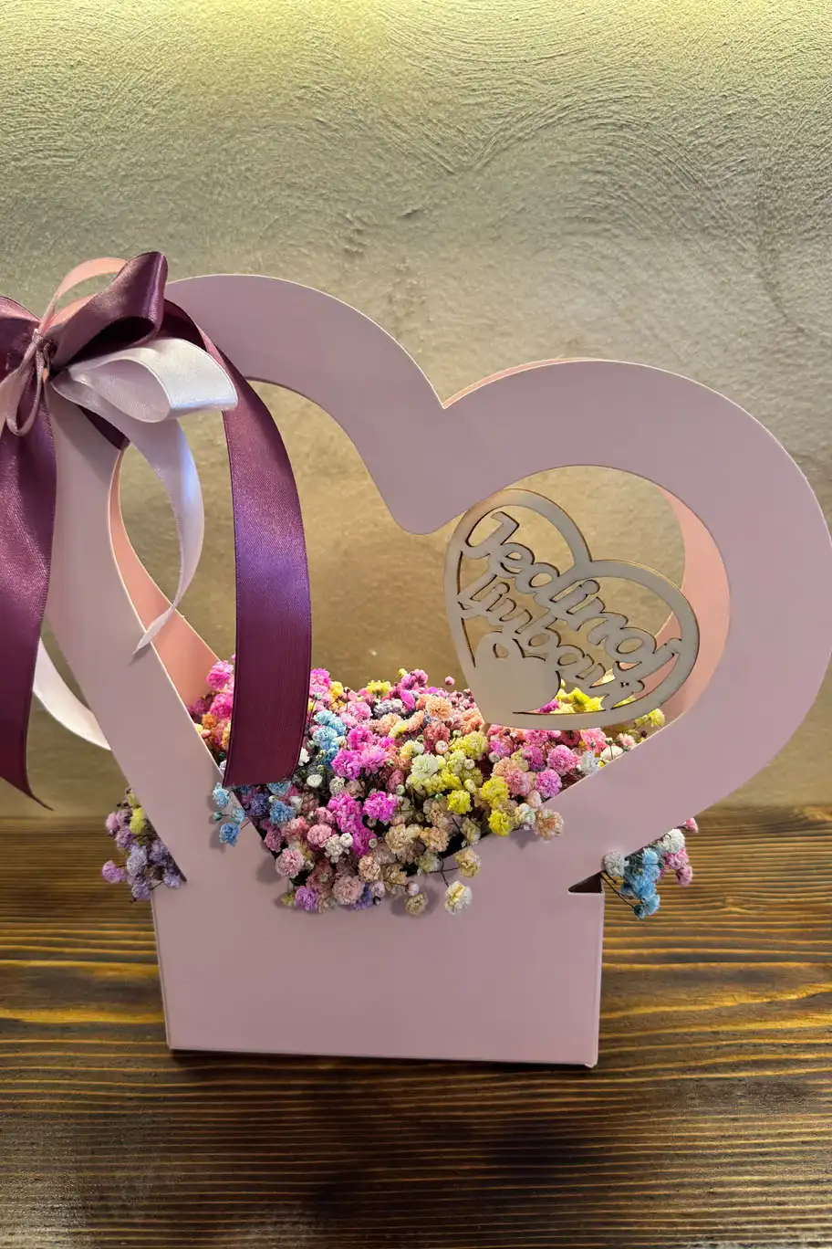 Cvjetni aranžman u flower box kutiji.